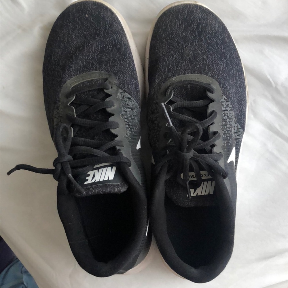 Nike flex contact tennis shoes